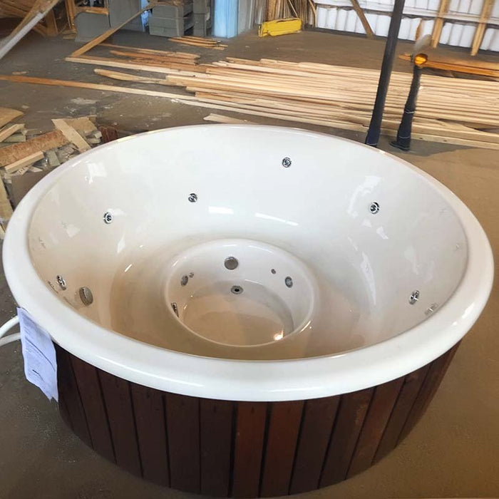 Fiberglass Hot Tub with Integrated Heater