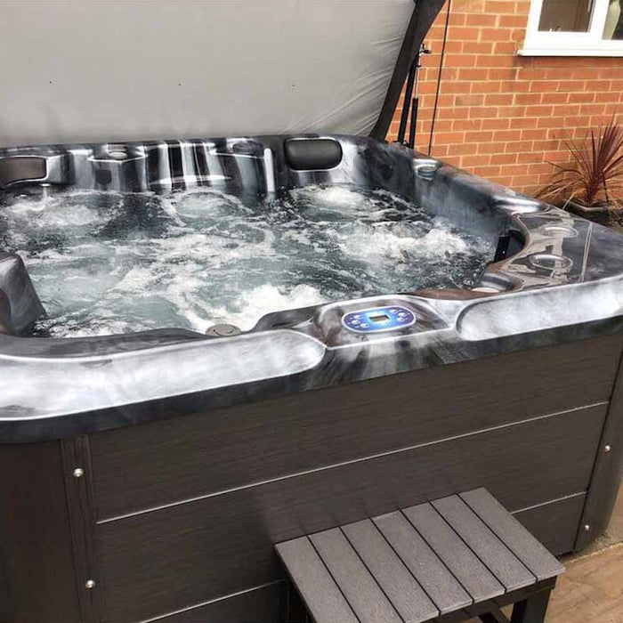 H2O 4200 Series Hot Tub (5 Person)