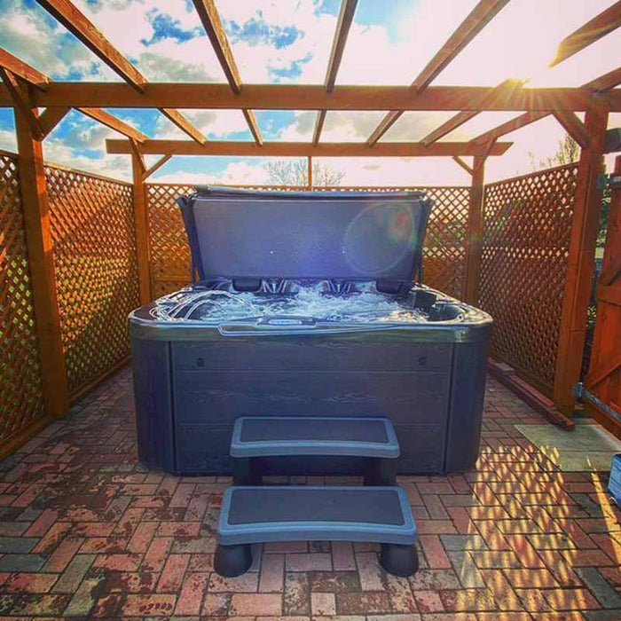 H2O 4500 Series Hot Tub (5-6 Person)