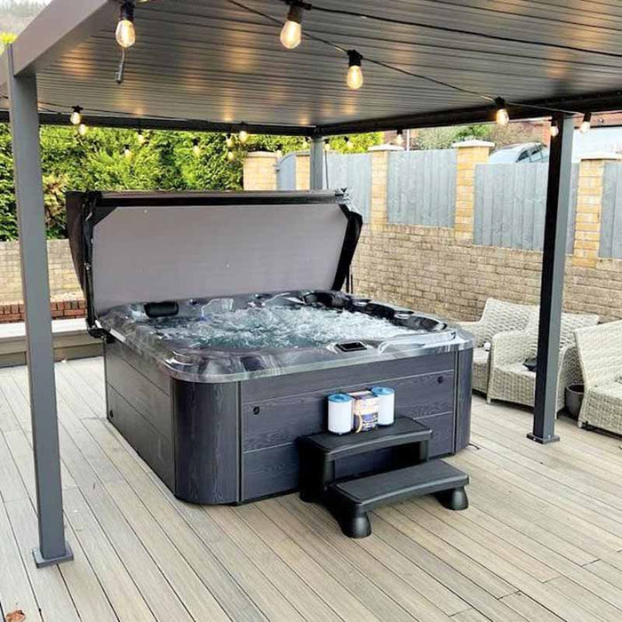 H2O 6000 6-Seater Hot Tub (In.temp)