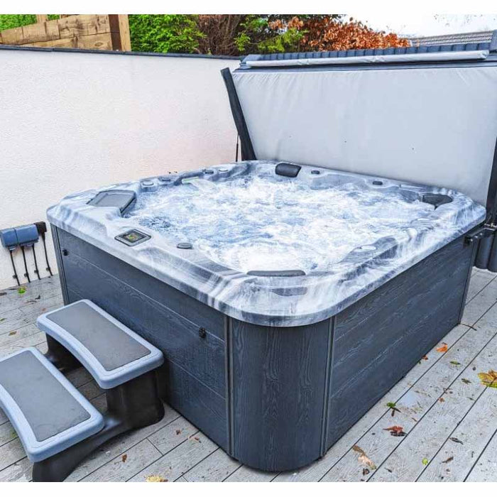 H2O 6000 Series 6-Seater Hot Tub