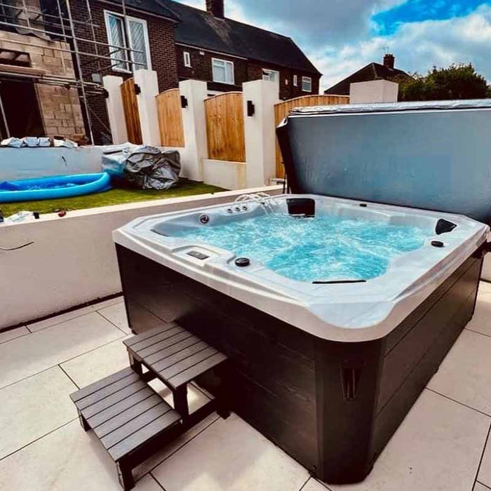 H2O Retreat Bay XL Hot Tub (6 Person)