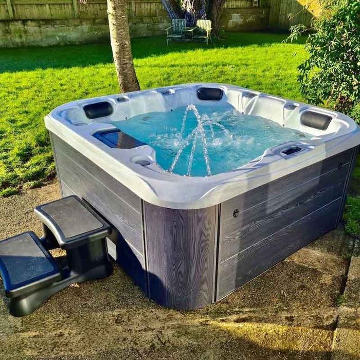 H2O Retreat Plus Hot Tub (5 Person)