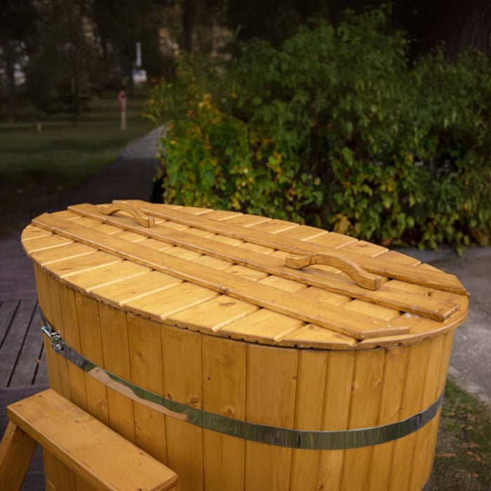 Lid of the oval spruce cold tub.